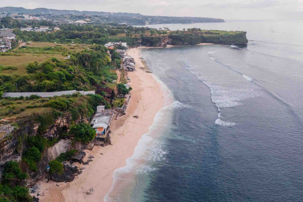 Blick auf den Balangan Beach von oben