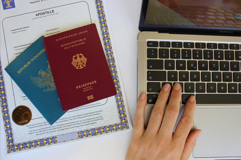 Geburtsurkunde und Reisepässe Deutschland-Indonesien 