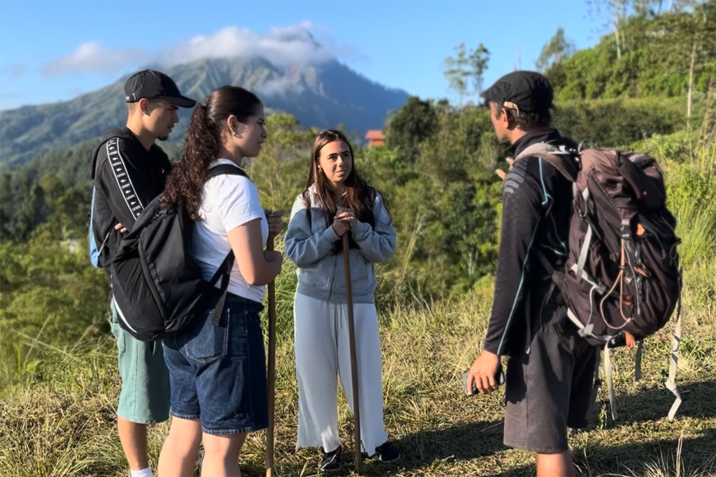 Muntigunung Guide und Gruppe