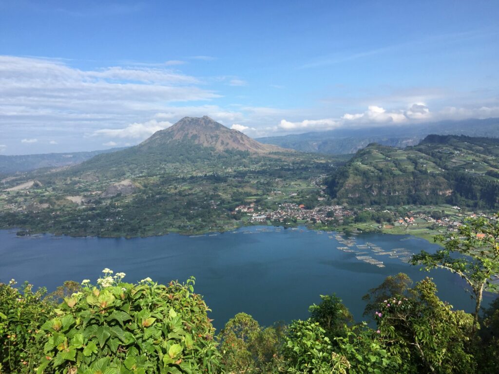 Ausblick Muntigunung Trekking: Wandern & dabei Gutes tun
