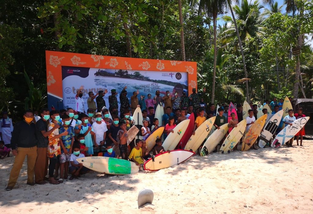 Morotai 2021: Jugend-Surfwettbewerb