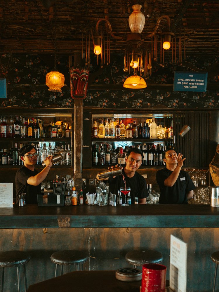 Nomas - Cocktailbar mit Barkeeper