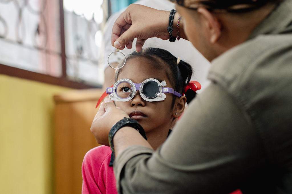 kostenlose-augentests-bali-indojunkie-maison-mata-lichtblicke-in-der-welt-12