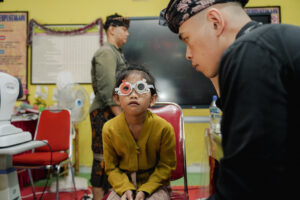 kostenlose-augentests-bali-indojunkie-maison-mata-lichtblicke-in-der-welt-3