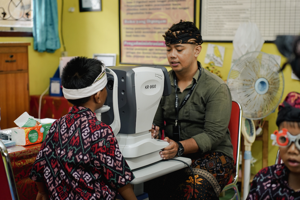 kostenlose-augentests-bali-indojunkie-maison-mata-lichtblicke-in-der-welt-4