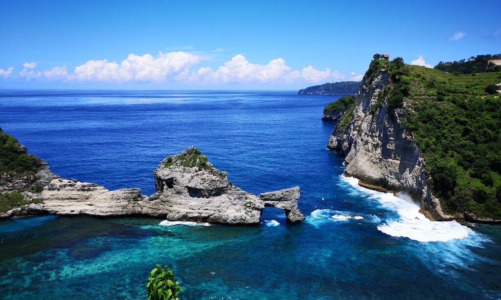 nusa-penida-atuh-beach